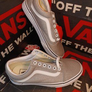 Vans Old Skool Men's 3.5/Women's 5 Silver/True White VNOA4U3BX1K